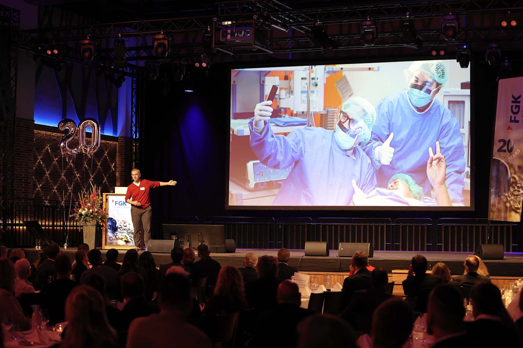 Prof. Dr. Tobias Gantner speaking at conference - Image 1